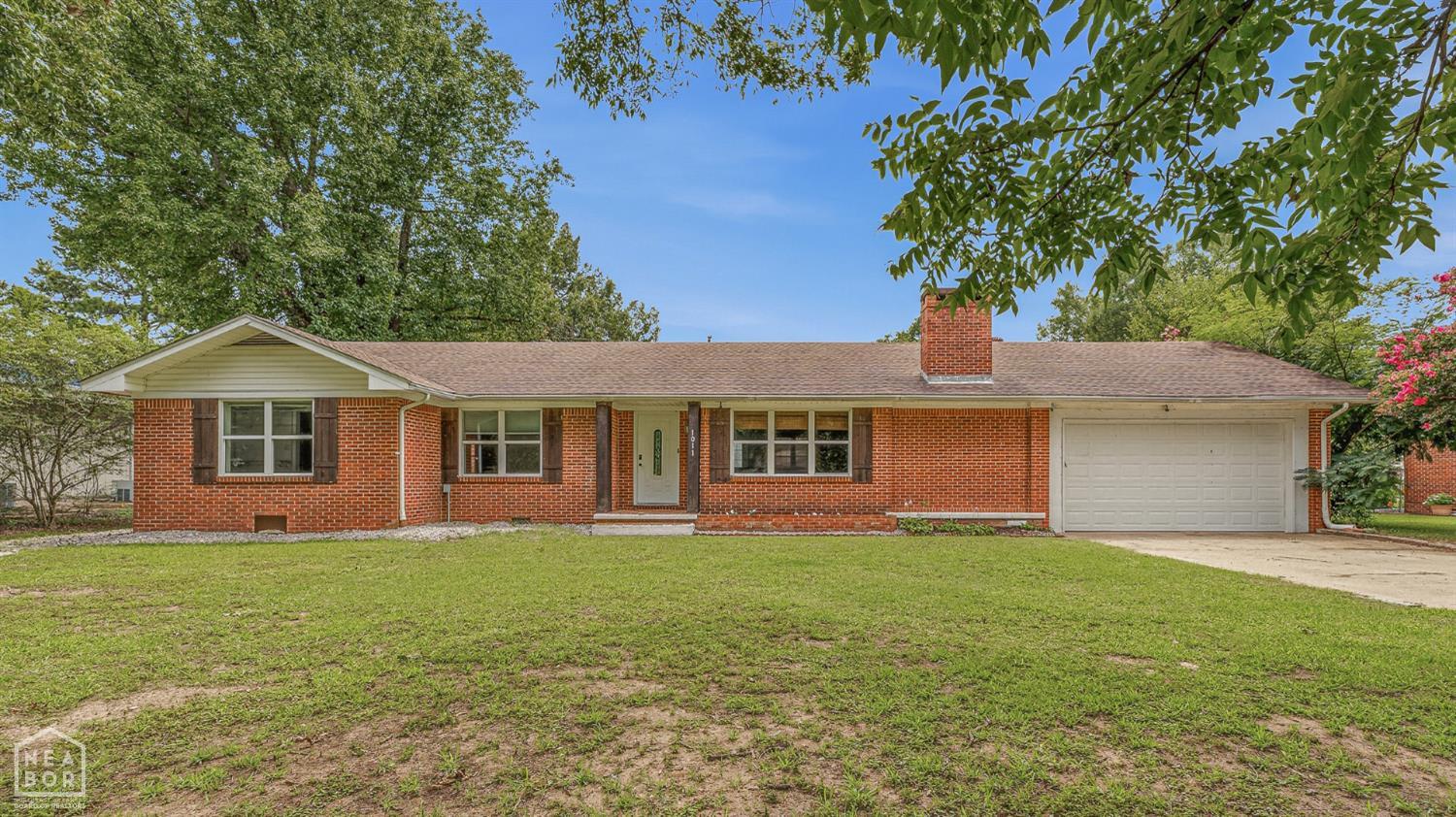 1011 Highgway 18 — photo