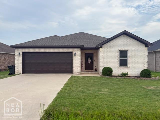 137 Redwood Drive — photo
