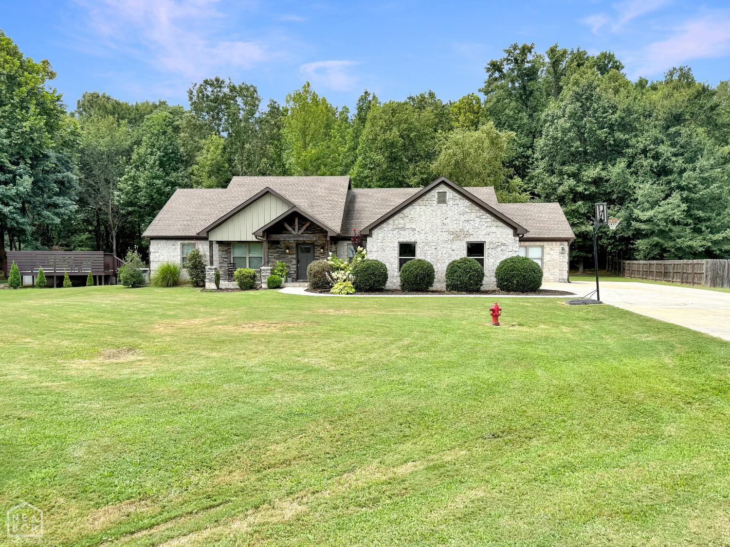 305 Sandy Creek Dr — photo 2
