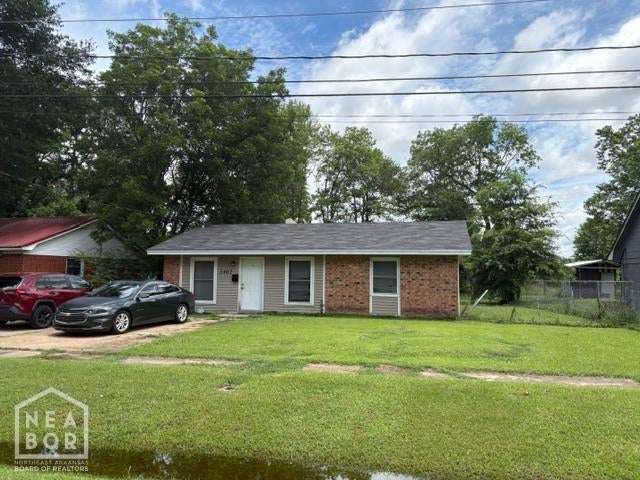 2402 Mary Jane — photo