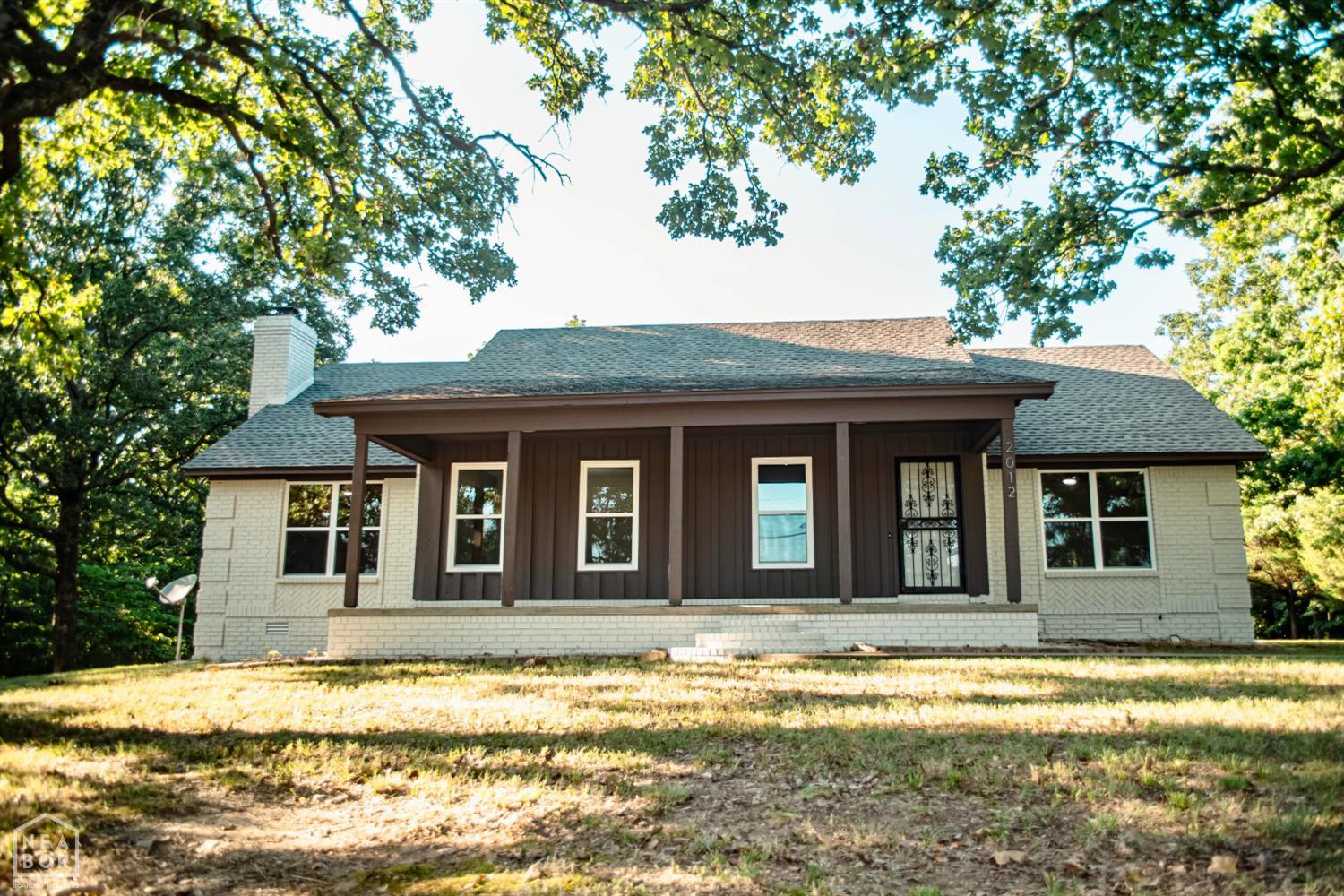 2012 E Lawson — photo