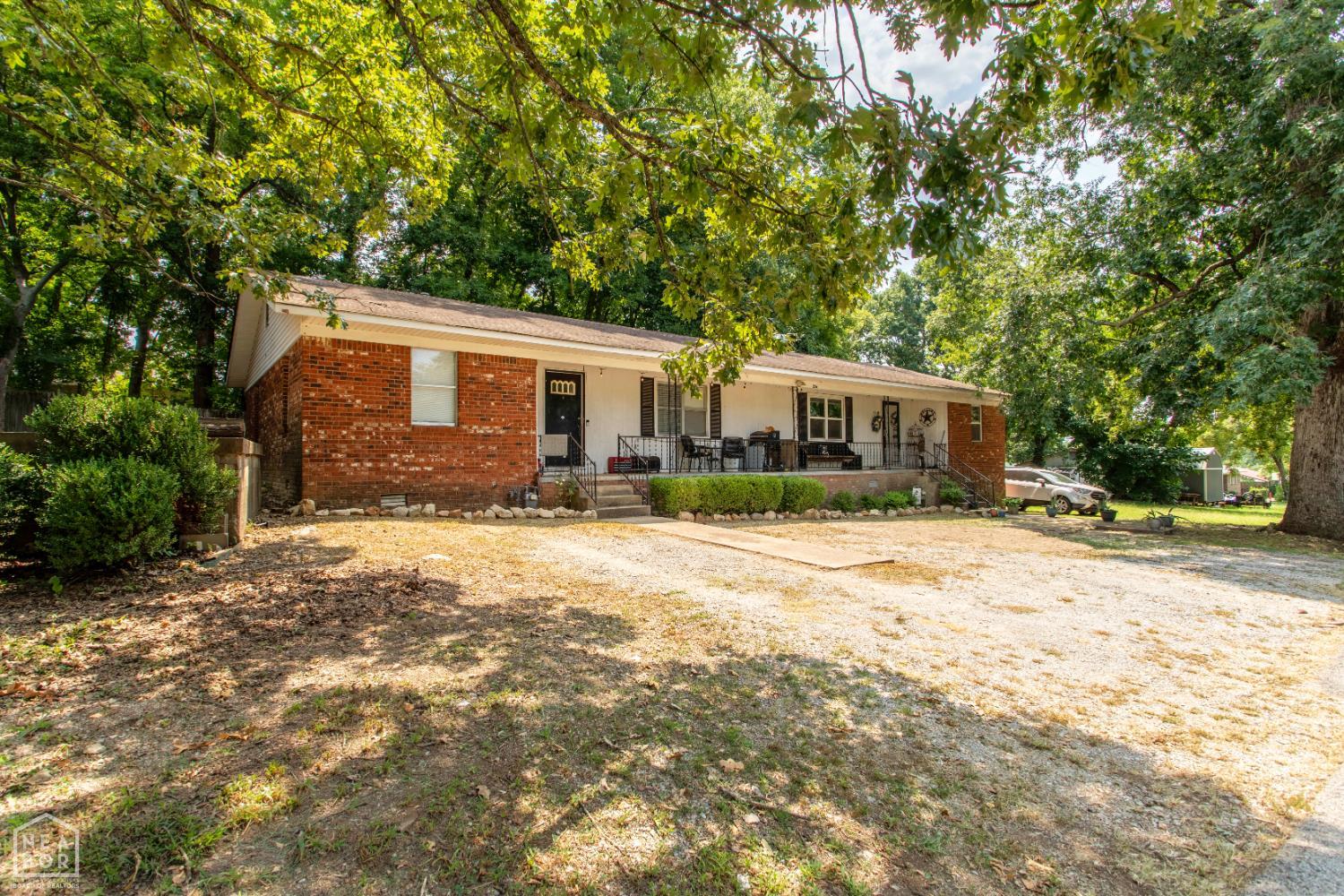 206 Fair Park Drive — photo
