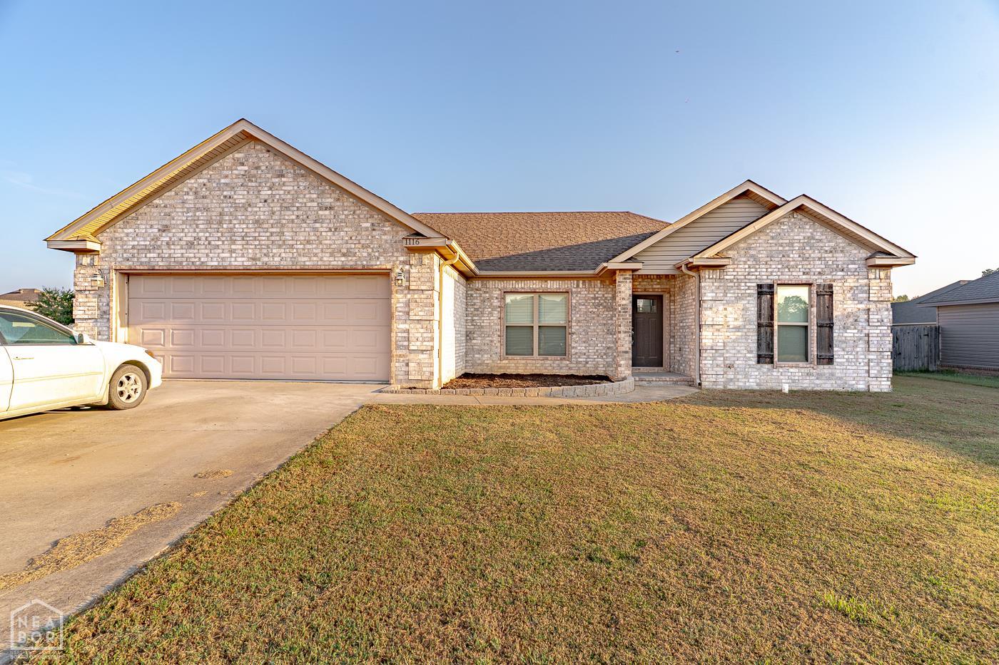 1116 Gregory Court — photo