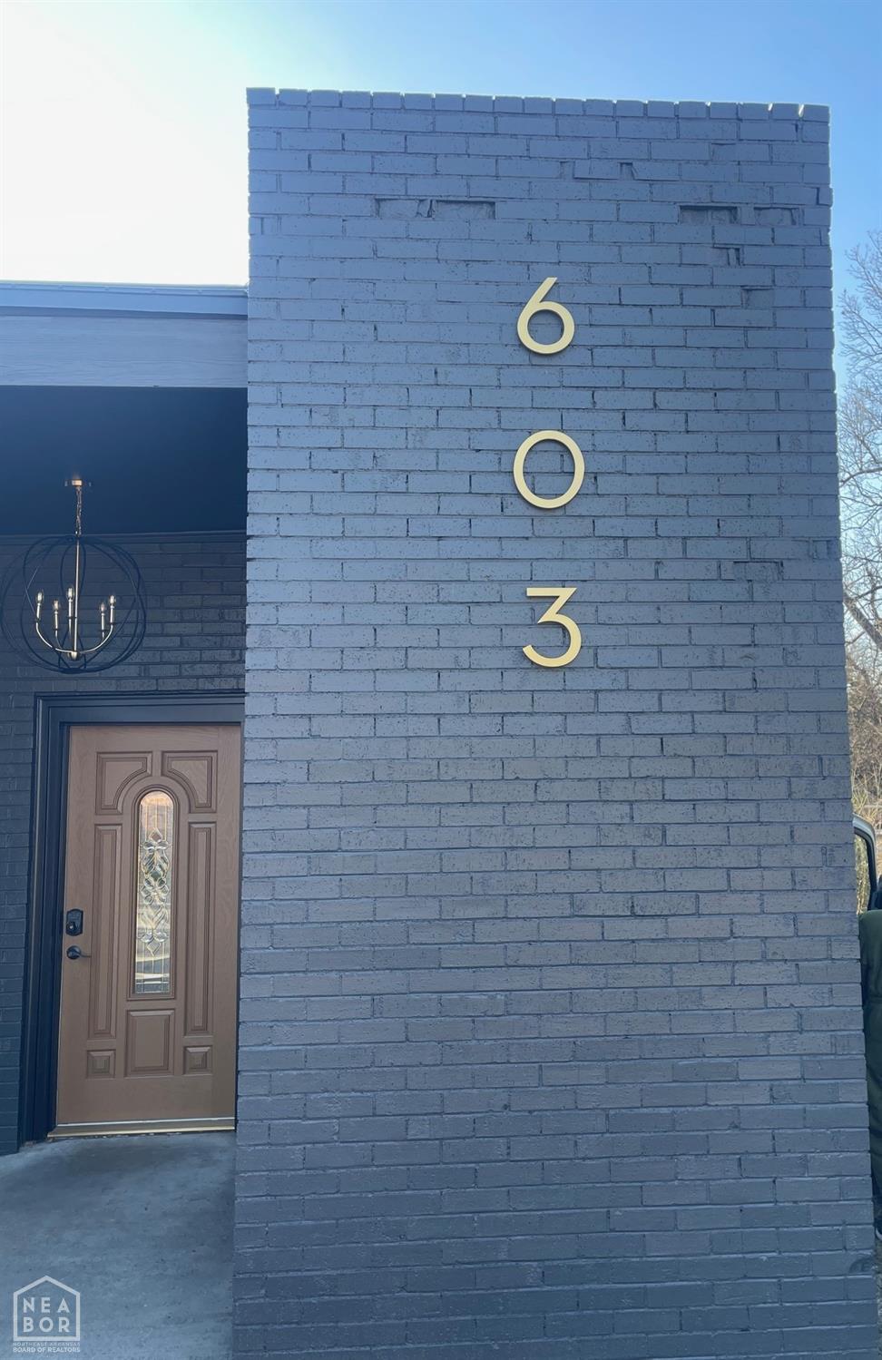 603 W Matthews Avenue W — photo