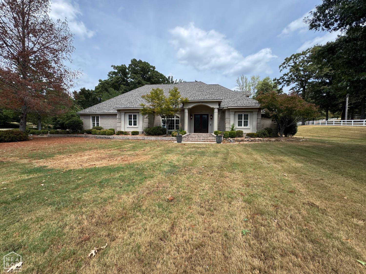 1228 W Lawson Road W — photo