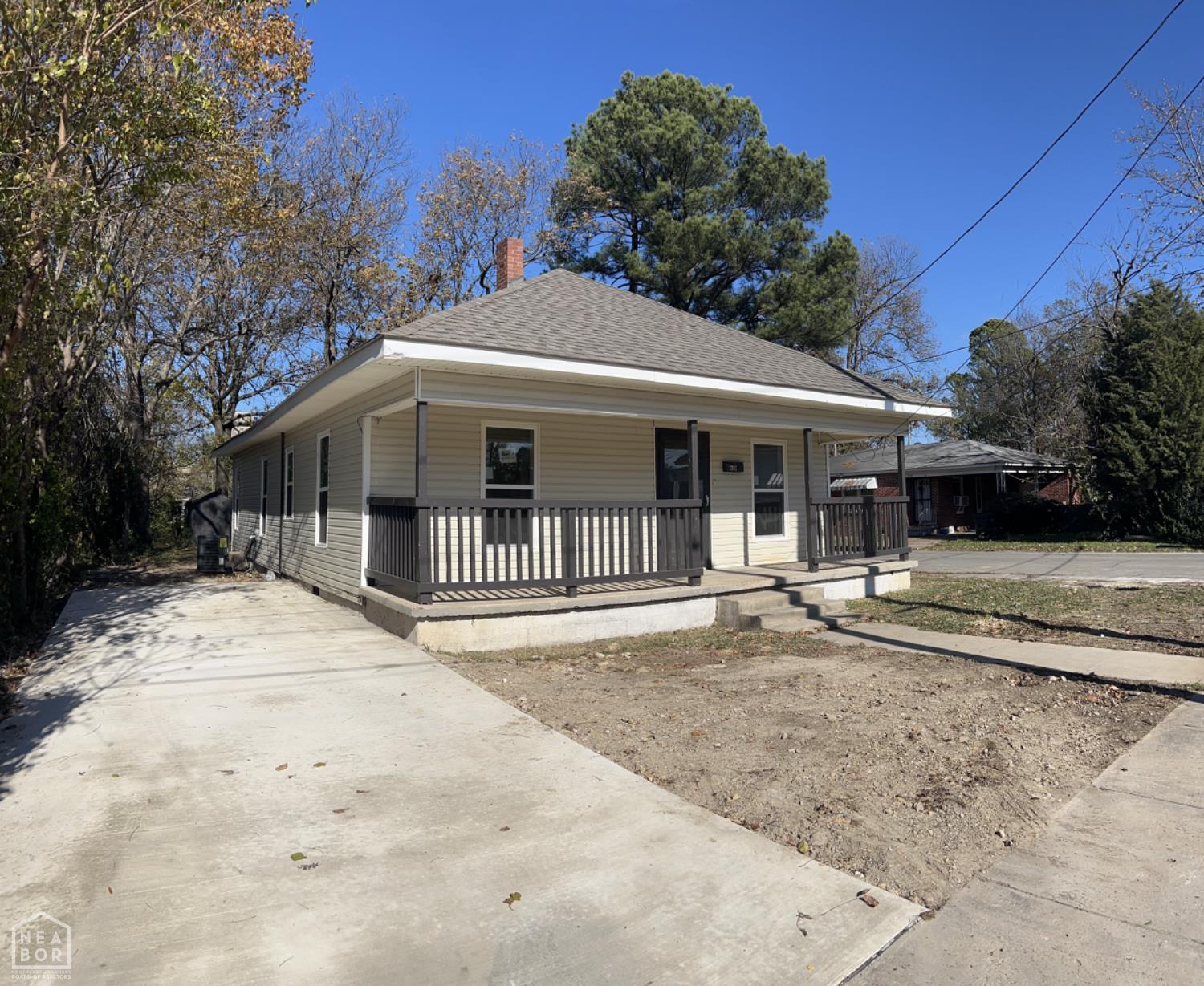 1302 W Monroe Avenue — photo