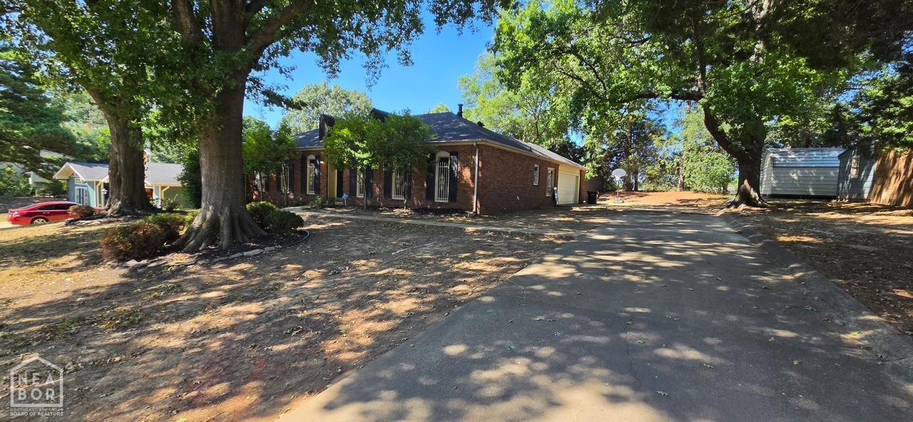 2109 Indian Trails Street — photo