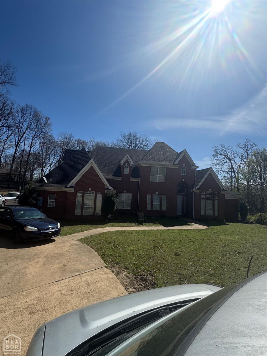 2401 Skyline — photo