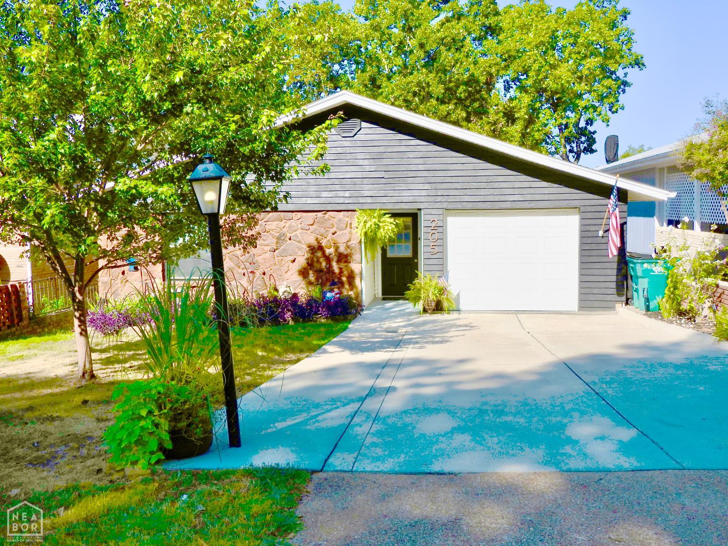 205 S Nightingale Drive — photo