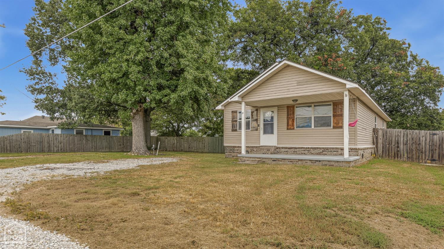 711 Davidson Street — photo
