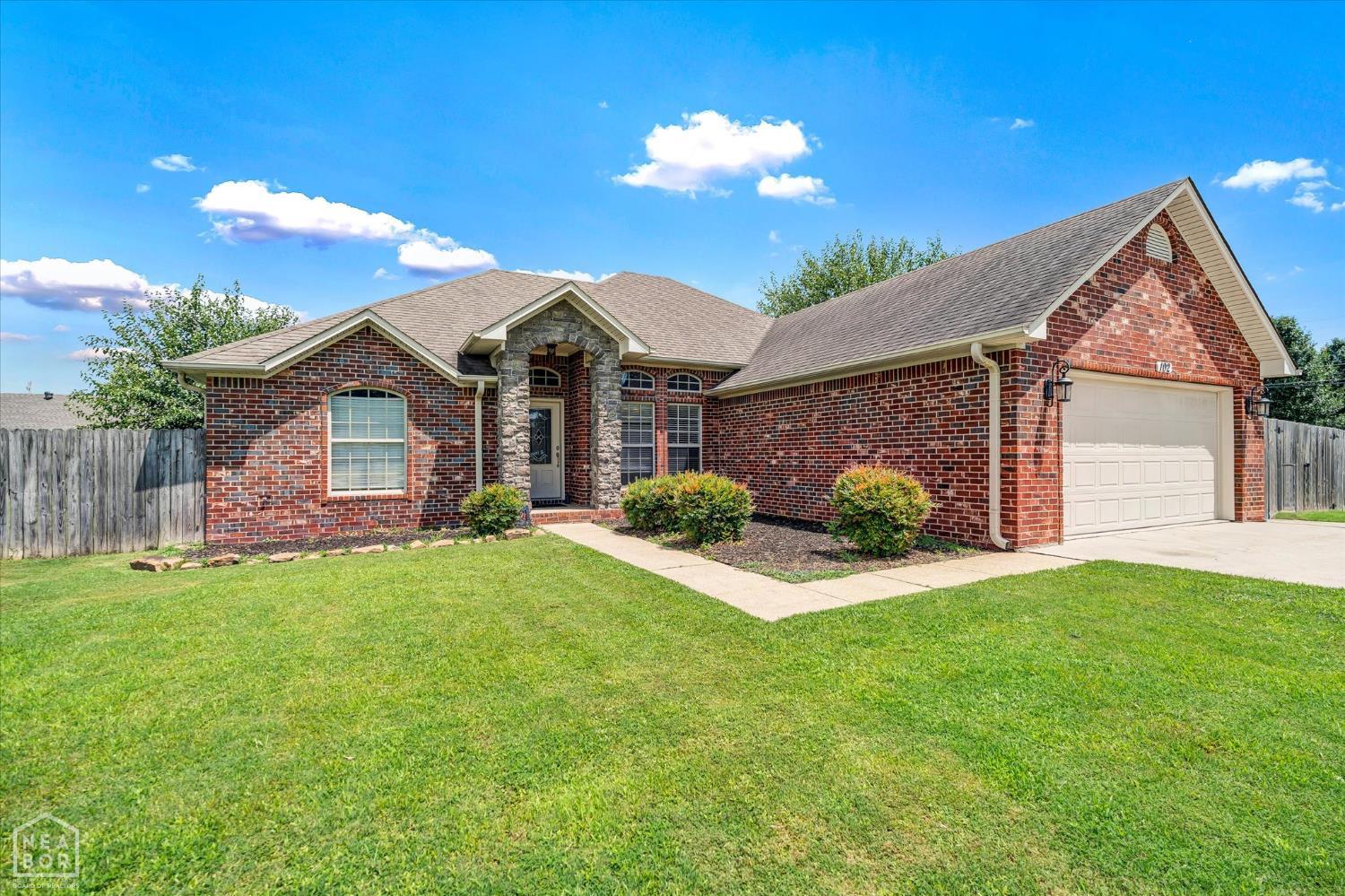 102 Lenford Drive — photo