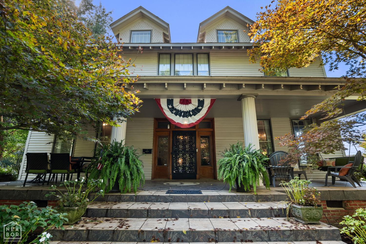 201 W Montgomery — photo