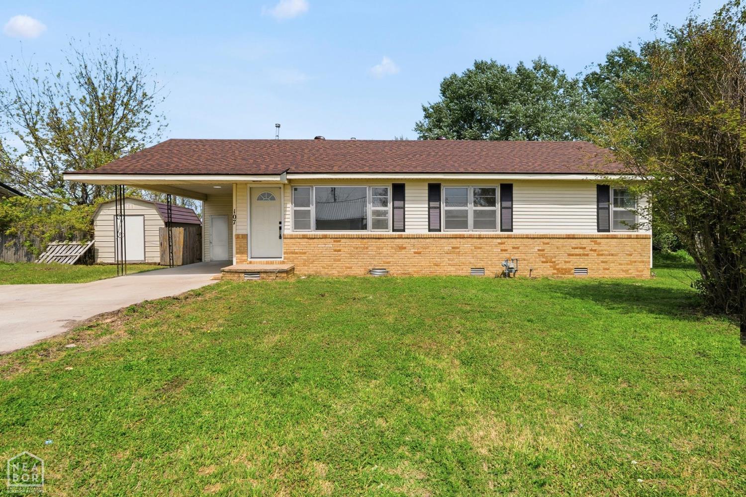 107 NW Inman Drive — photo