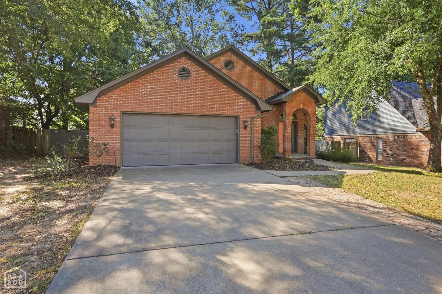 2835 Kent Lane — photo