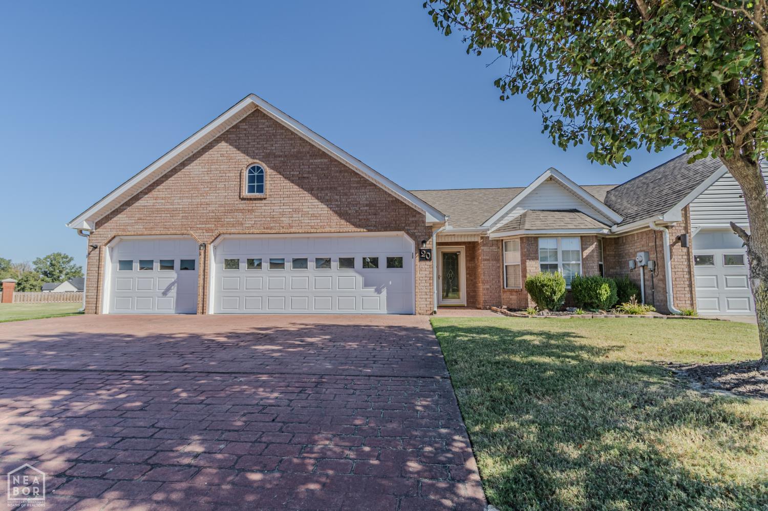 20 Enclave — photo