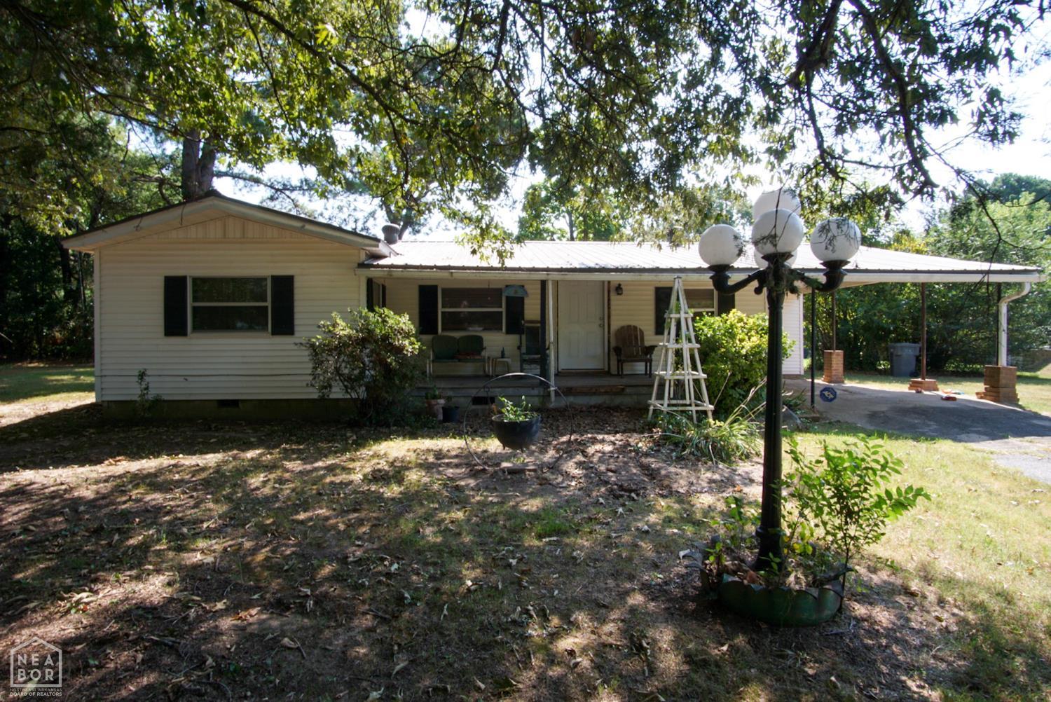 1612 Duncan — photo