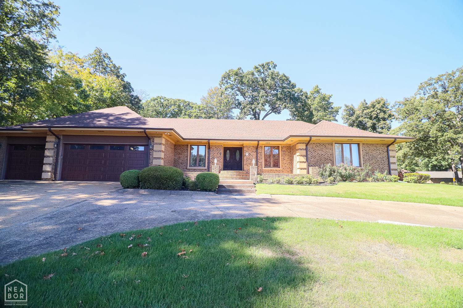 803 E Lakeshore Drive — photo