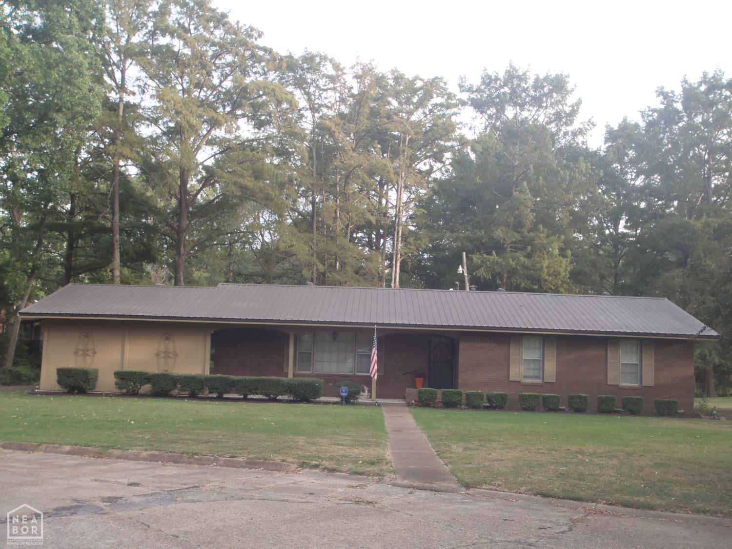 5 Sue Circle — photo
