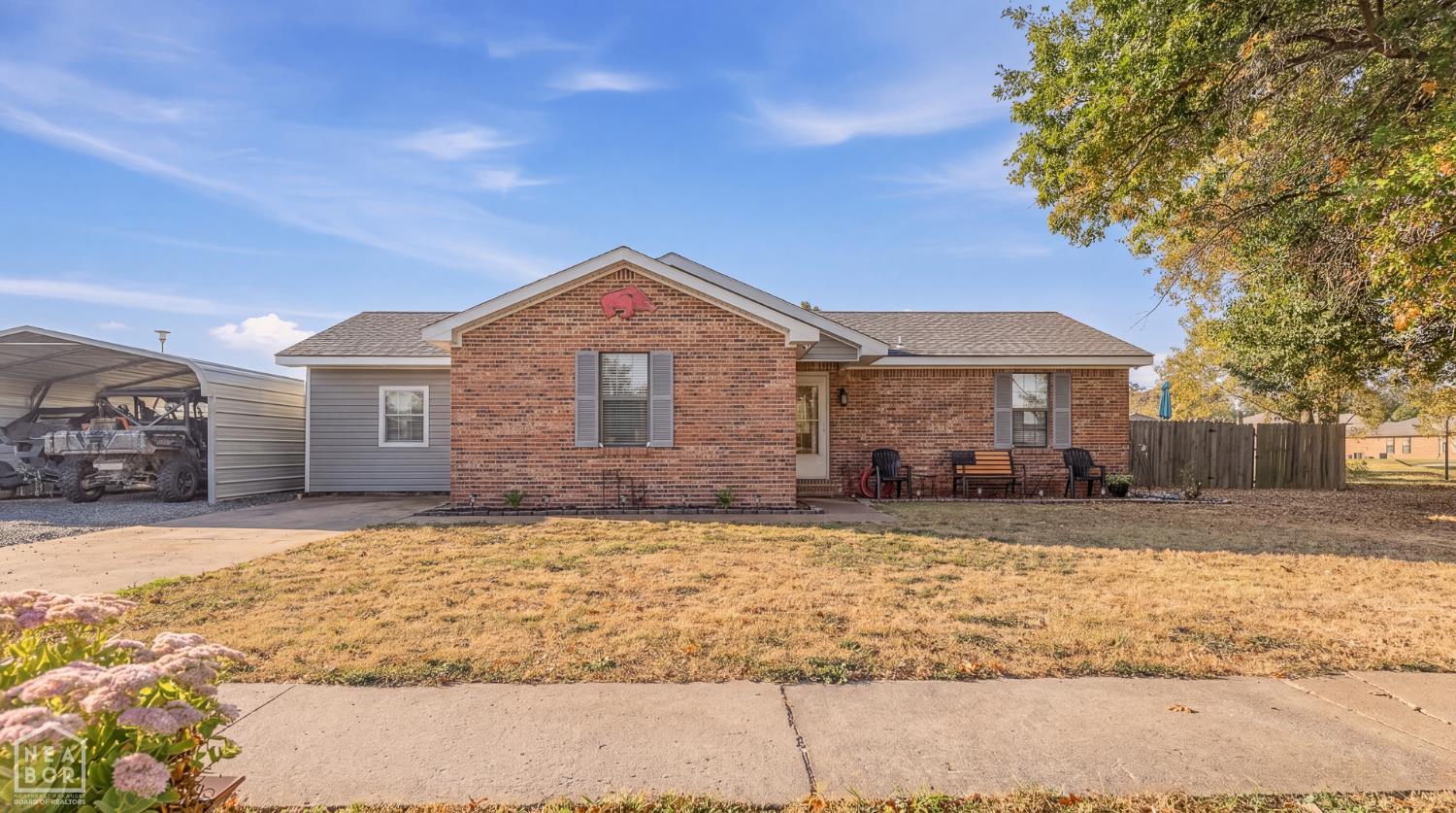 138 W Cheryl Street — photo