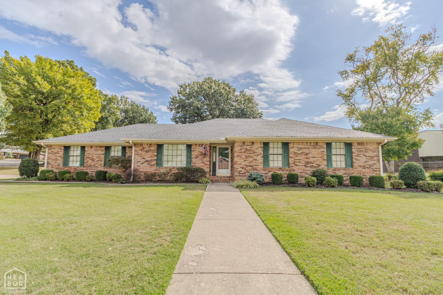 1000 Meriwether — photo