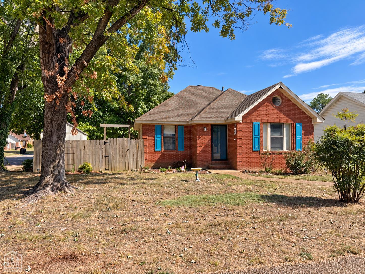 816 Hester — photo