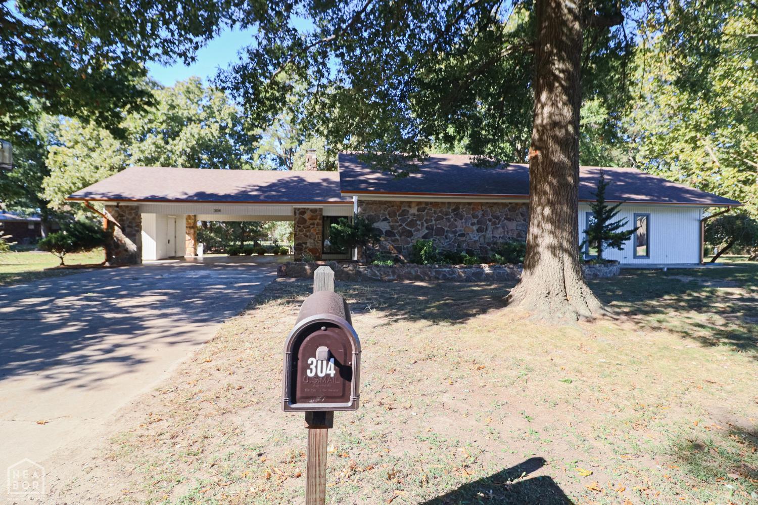 304 Westwood Circle — photo