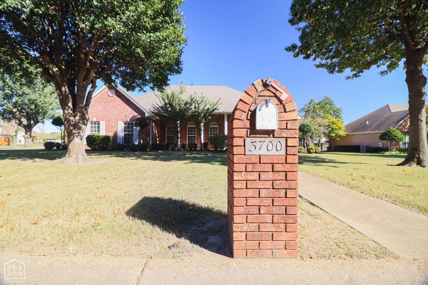 3700 Lafayette Lane — photo