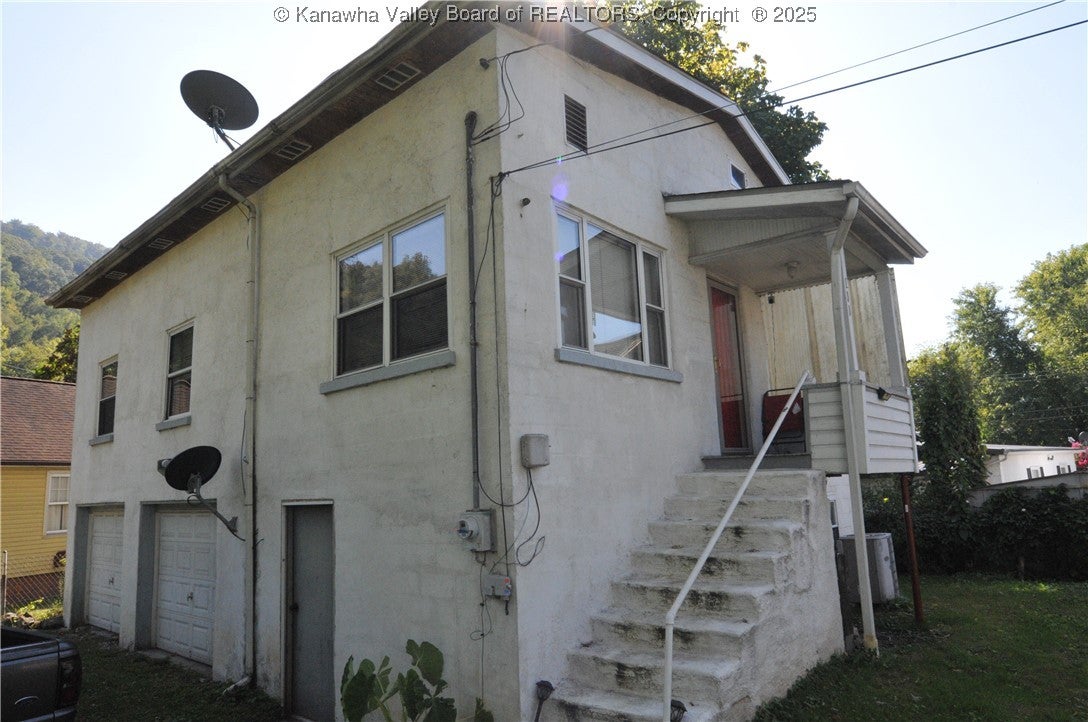 100 Oak Street — photo