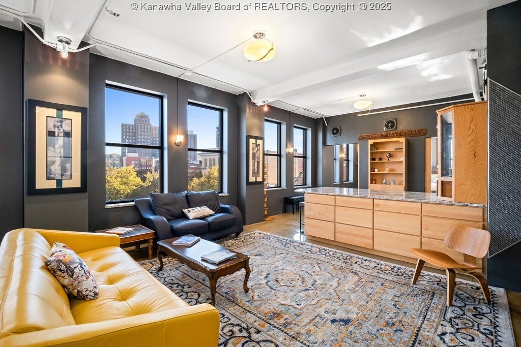 109 Capitol Street 400 — photo
