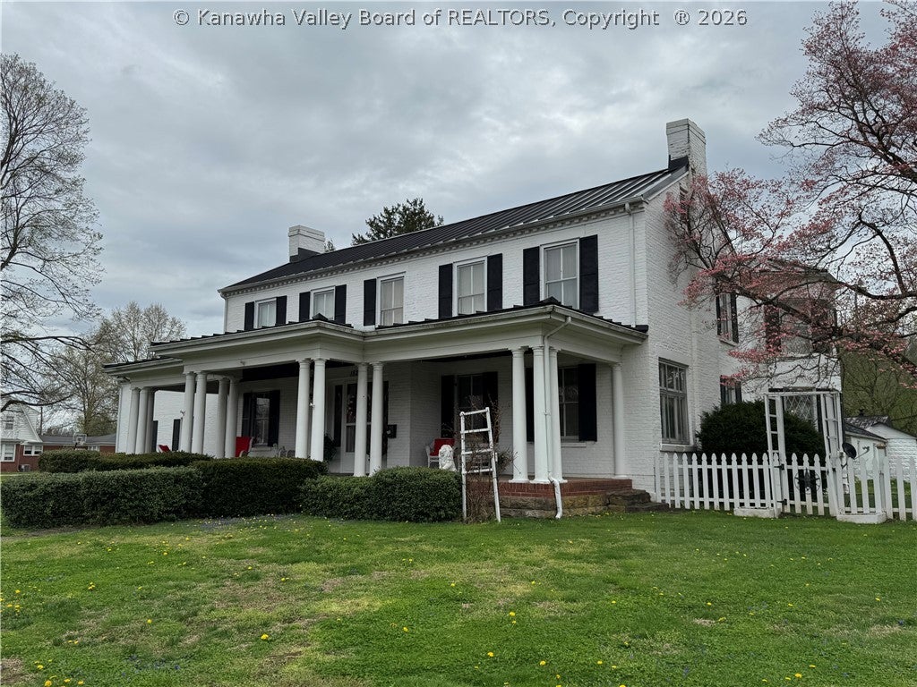 1820 Jefferson Boulevard — photo