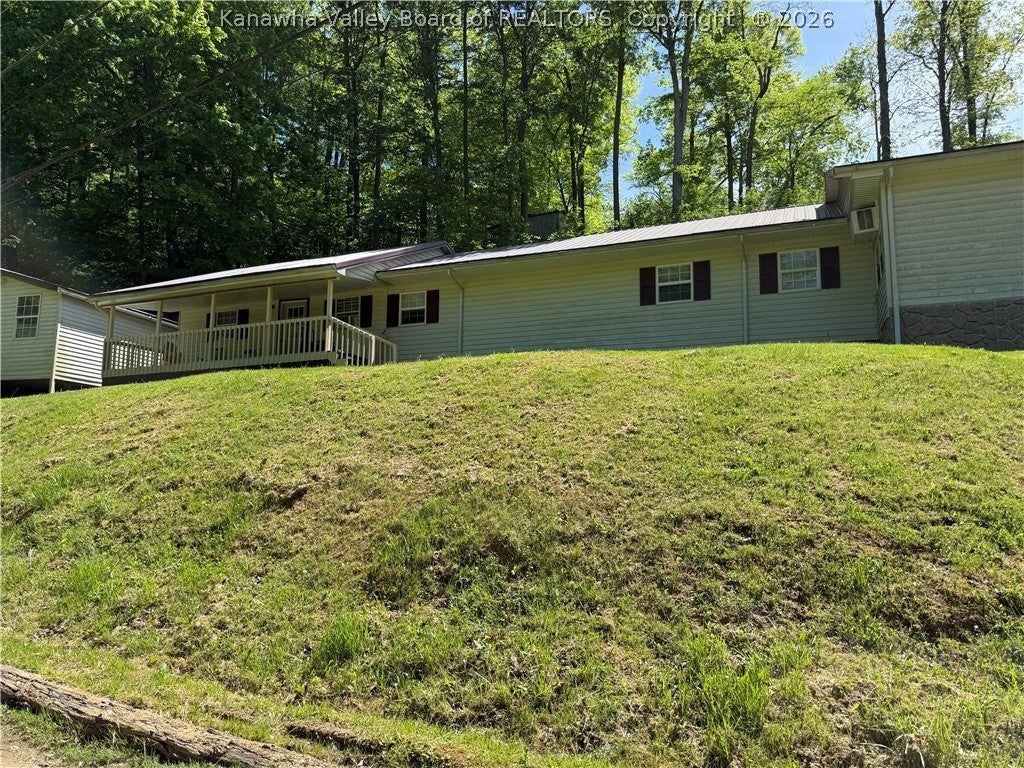 465 Dollin Lane — photo