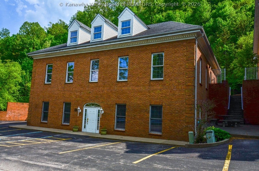 1 Courtney Drive — photo