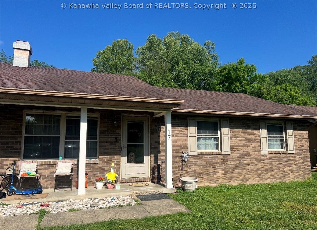 17 Colonial Court — photo