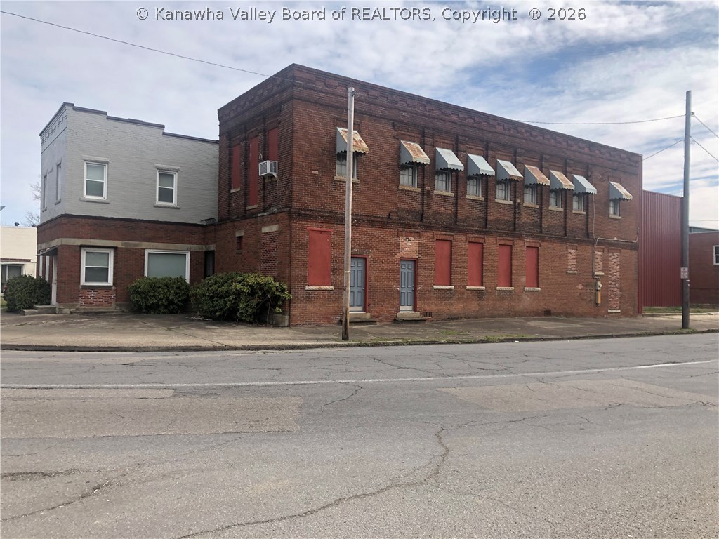 1749 Washington Avenue — photo