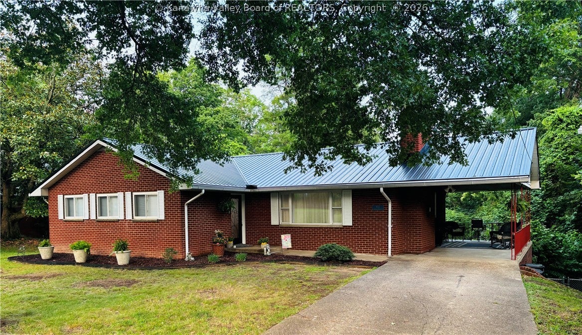 902 Wilkie Drive — photo