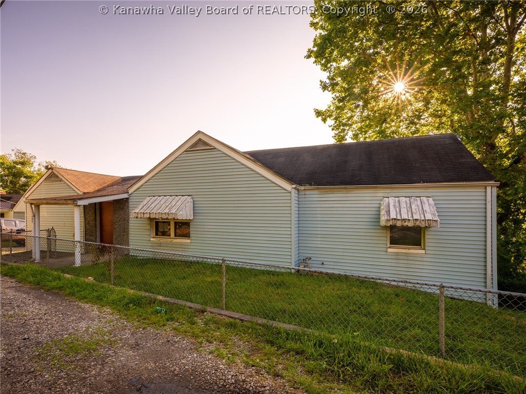 204 Winfield Road — photo