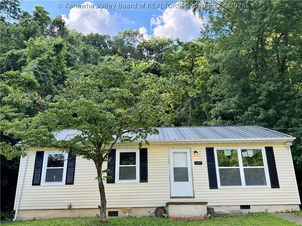 807 Dutch Hollow Road — photo