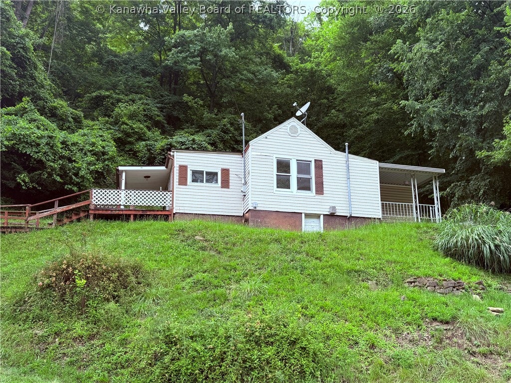 915 Campbells Creek Drive — photo