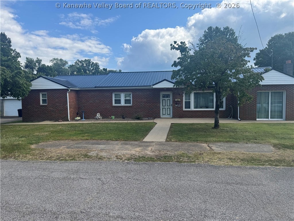 102 Vansickle Court — photo