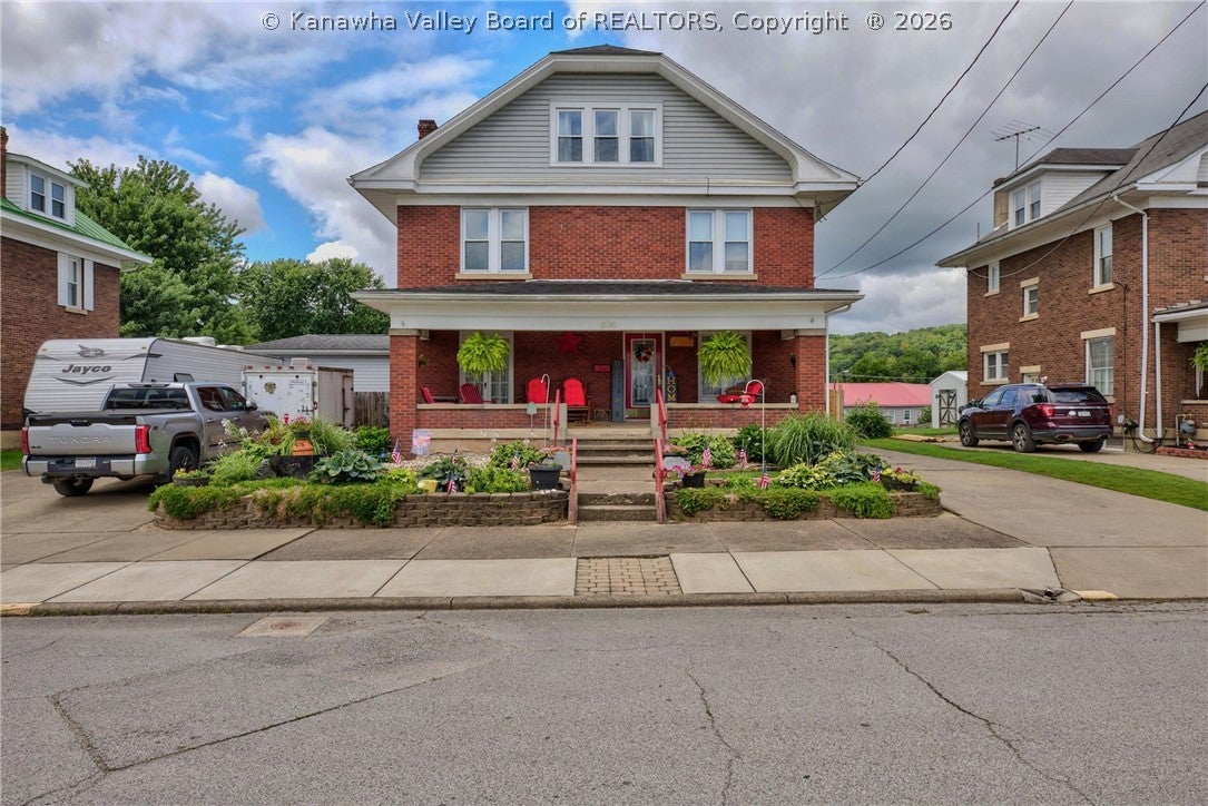 208 Race Street — photo