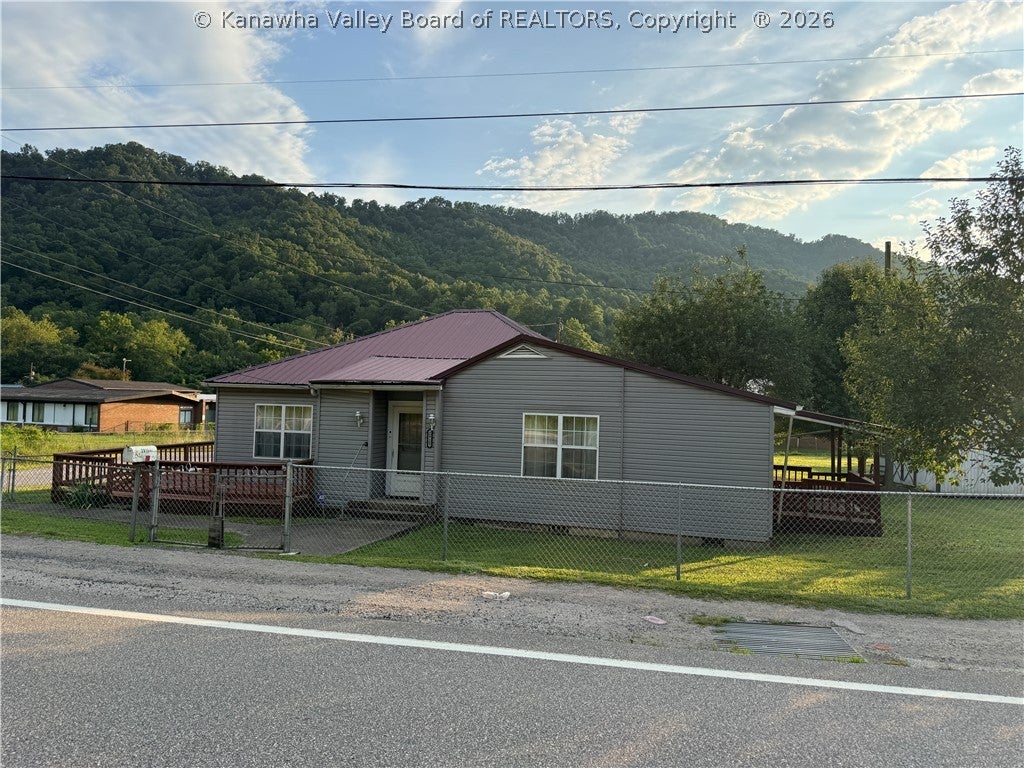 2910 Pond Fork Road — photo