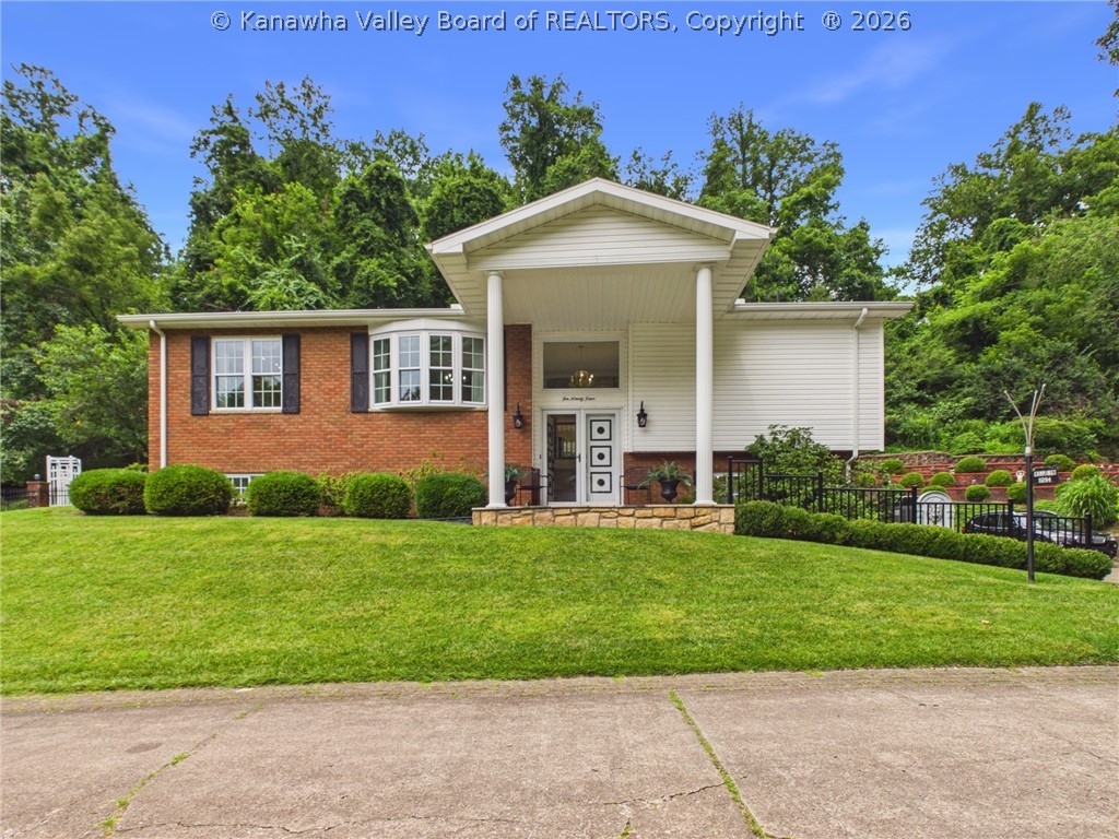 1094 Green Meadow Road — photo