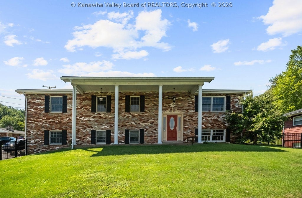 1815 Pinewood Drive — photo