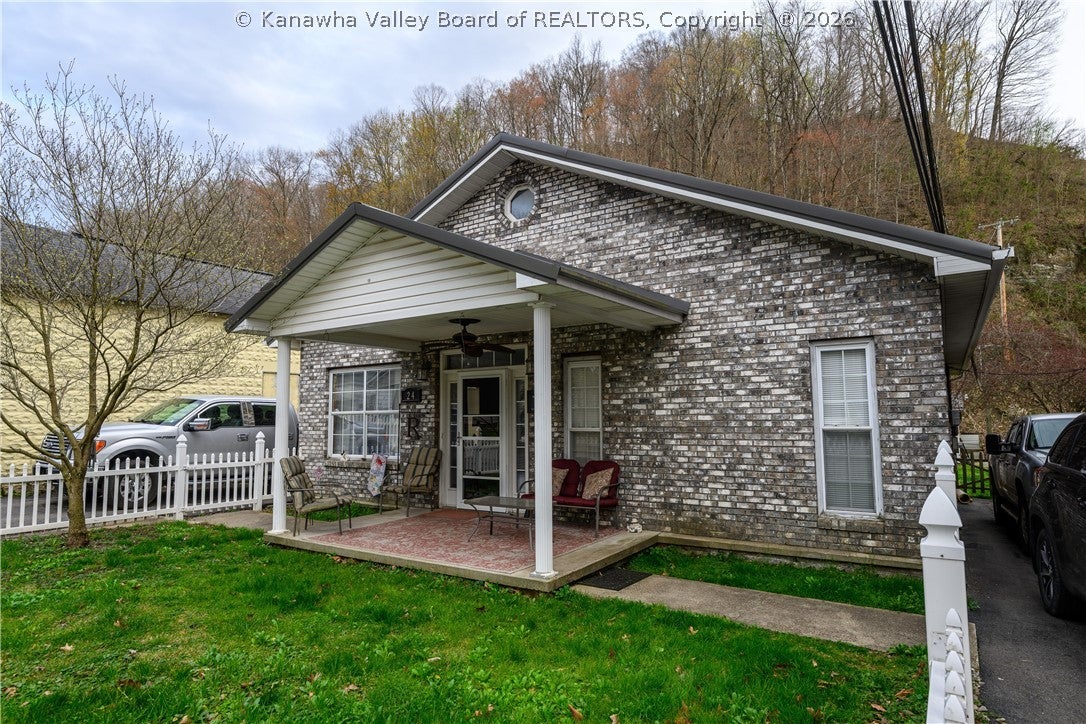 24 Peach Creek Road — photo