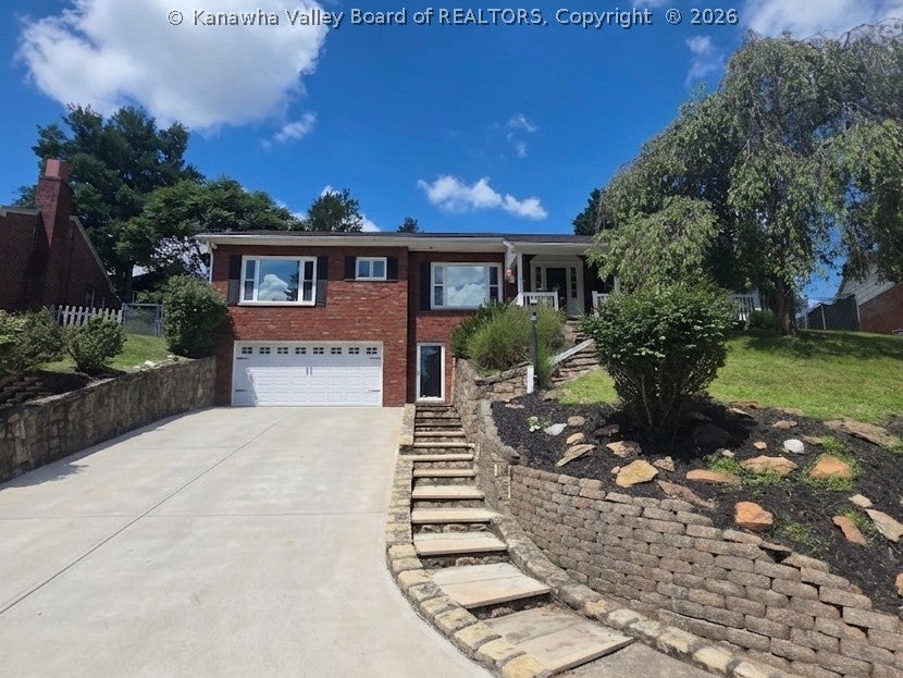 117 Honeysuckle Lane — photo