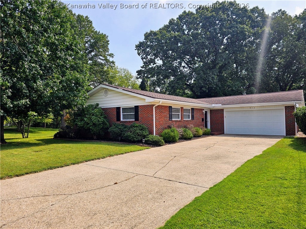 912 Mossman Circle — photo