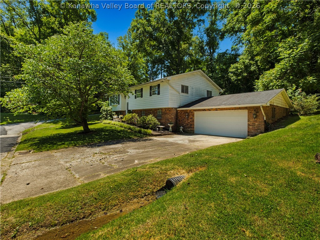 241 Lakeview Drive — photo