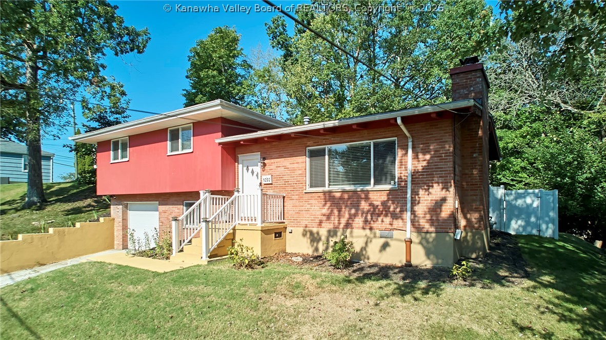 1202 Crown Drive — photo