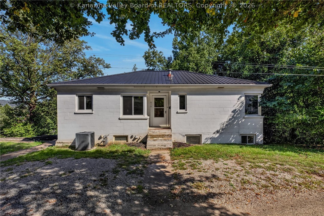 810 Dinden Drive — photo