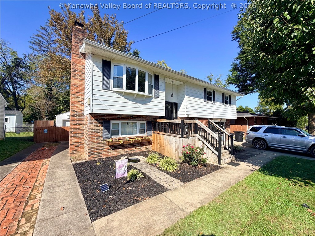 813 Greenbrier Street — photo